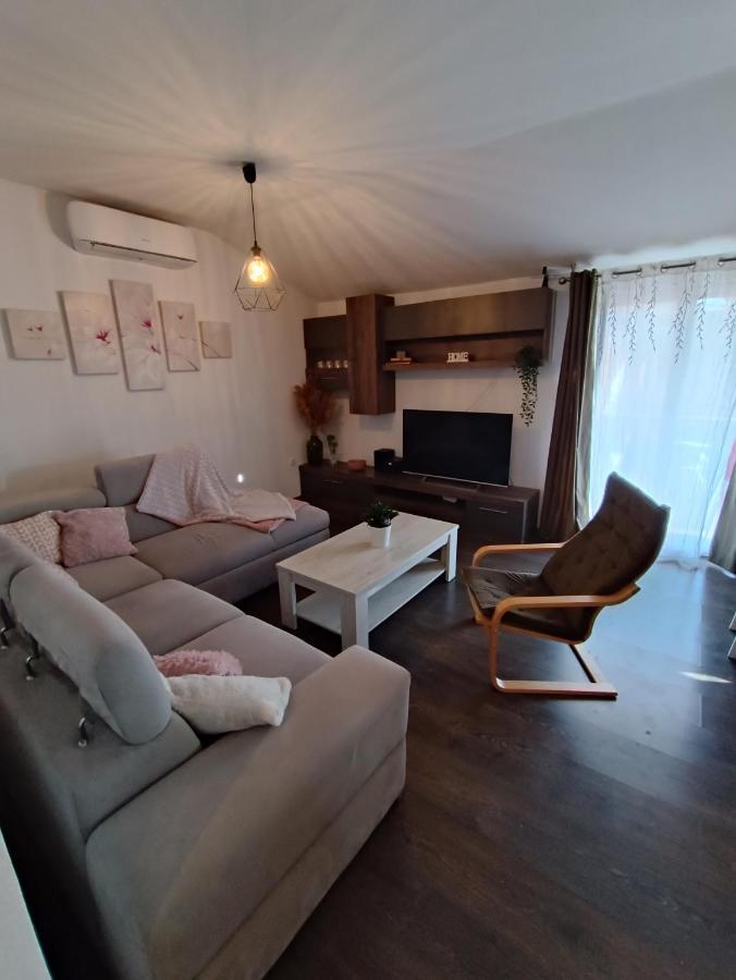 Apartman Brigita Apartment Biograd Na Moru Exterior foto